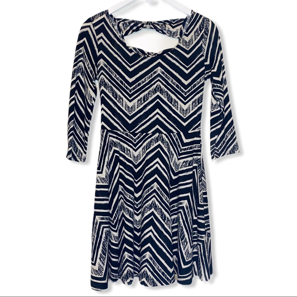 5/$25 | NWT Xhilaration Black White Chevron Dress